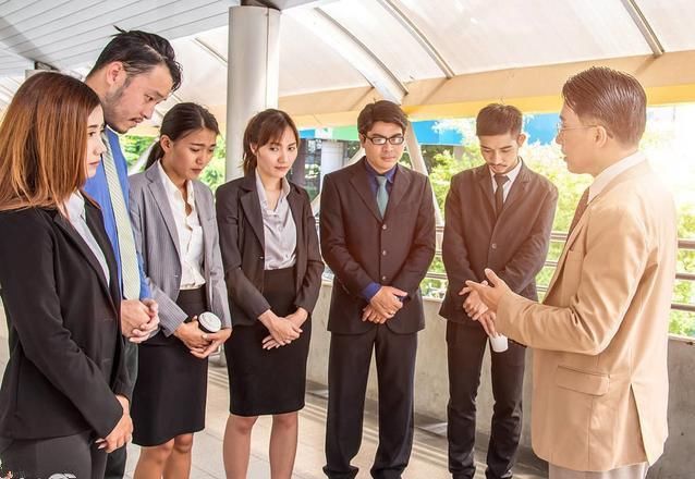 老板让我加班,发完工资我果断辞职,不久公司破