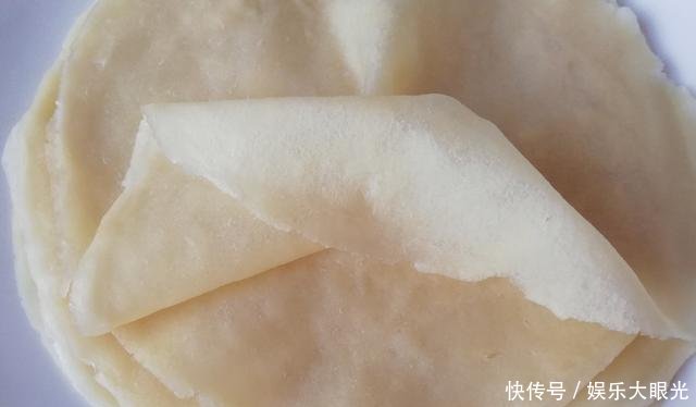 『柔软』立春时节,全网都在做春饼,我教婆婆一次就做成功了,柔软又筋道
