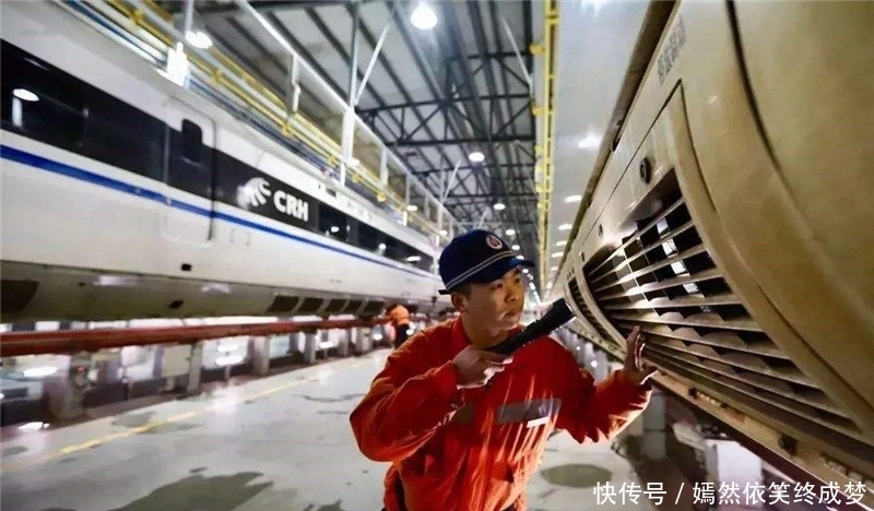 为何火车能开几天几夜，而高铁在深夜却要停运？列车长说出内幕