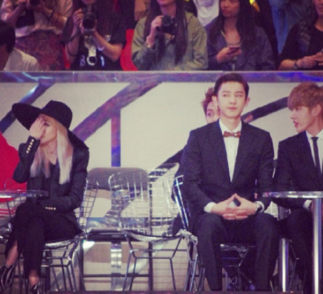 『亲笔签名』做朴山多拉的朋友好幸福！送礼物都是EXO专辑，还有EXO亲笔签名