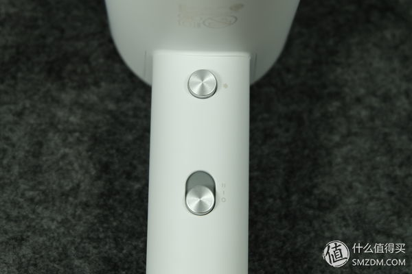 不只有颜值，还很有实力，但仍需改进:直白 HL3 便携负离子吹风机