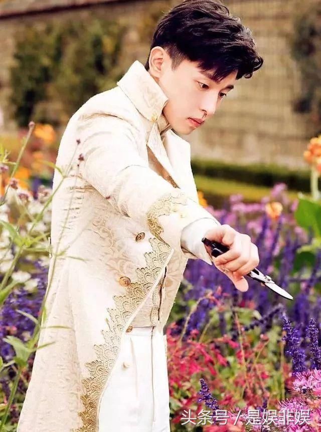 《一千零一夜》邓伦的十五套衣服，第七套贵气，第十套最帅！