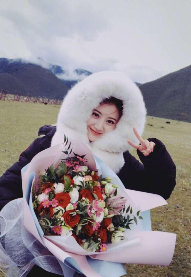 三伏天学景甜冬季造型，是一种怎样的体验 网友：带劲