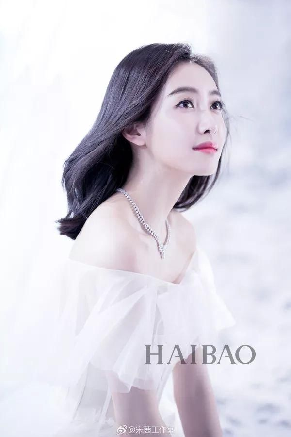 干货| 送周韵上热搜的一字肩天鹅颈，学会这5个动作你也能拥有