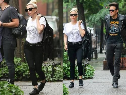 Gaga与未婚夫甜蜜出街不忘凹凸造型,连穿多天的30cm战靴估计难火