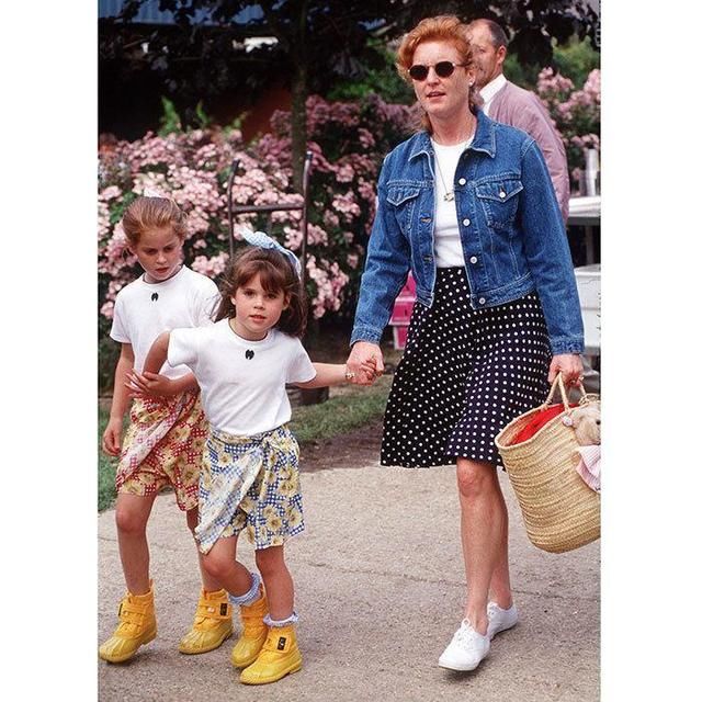 英女王孙女为《Vogue》拍摄大片，两公主颜值和衣品让人无力吐槽