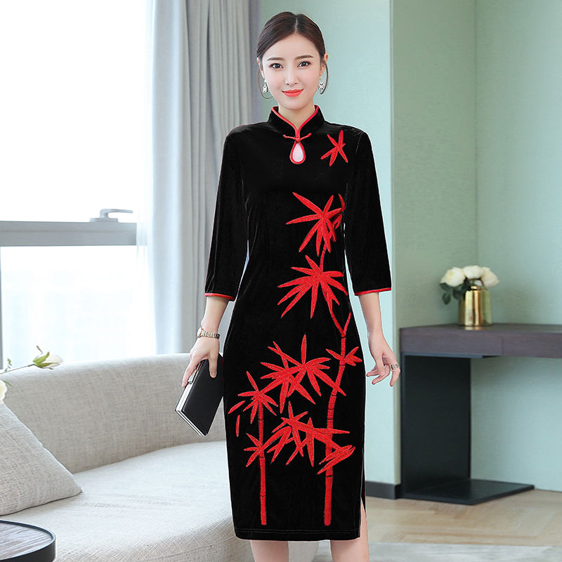 难怪老婆把套装扔了，原来这改良旗袍裙，特显古典优雅气质