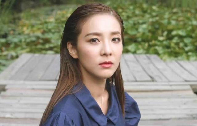 『亲笔签名』做朴山多拉的朋友好幸福！送礼物都是EXO专辑，还有EXO亲笔签名