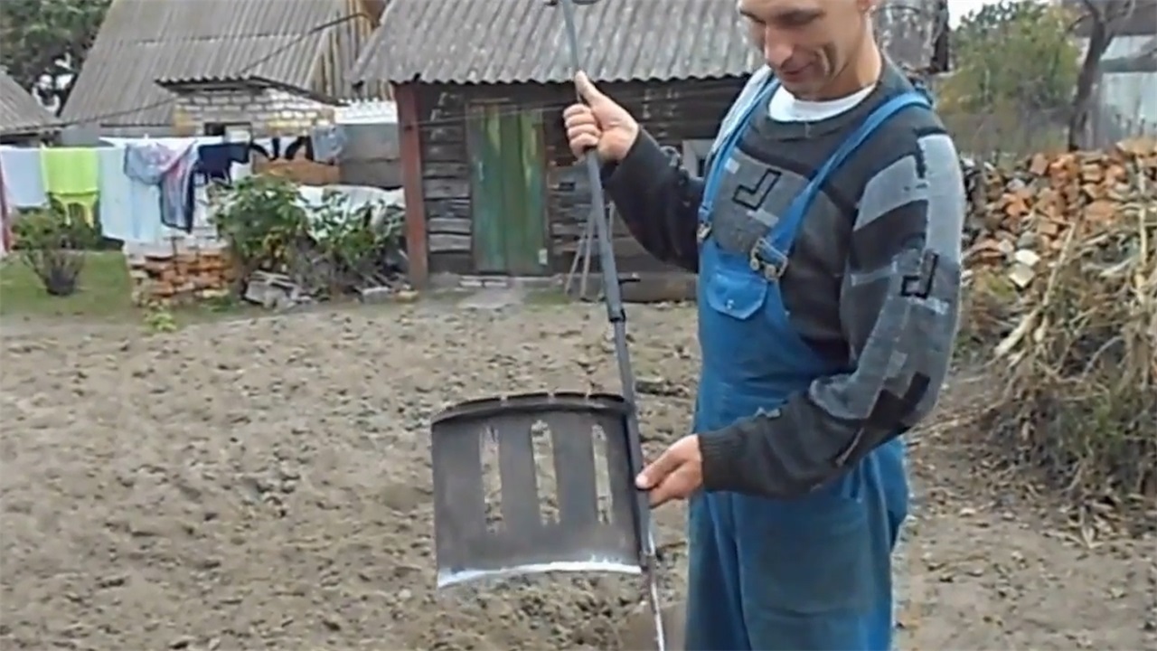  效率■外国农村老大爷发明新型铁锹，效率提升5倍，10块钱造一把