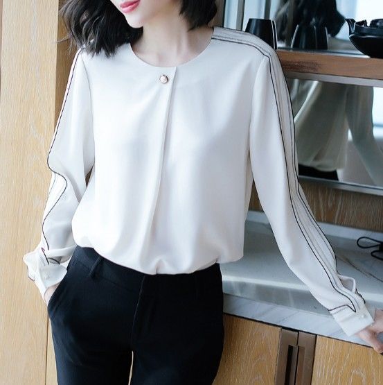 精致的女人,出门从不穿打底衫,衬衫搭配烟管裤,美得眼花缭乱