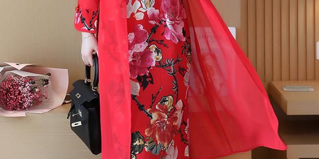 有一种美叫“旗袍”，立秋已到，42岁老婆穿旗袍，简直美若天仙