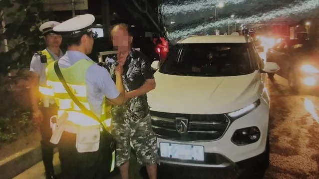 香港男子从珠海去澳门,途中被警察抓去坐牢!进