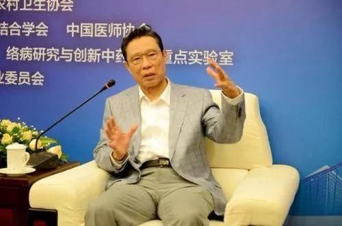  [新型冠状病毒]补壹刀：世卫专家没去武汉，是中国捂盖子？权威