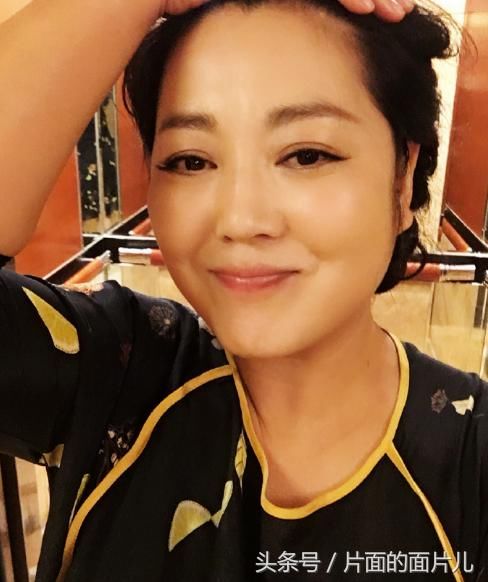 王茜华深夜发文:大姐不靠脸吃饭，老了也是纯天然，回应整容传闻