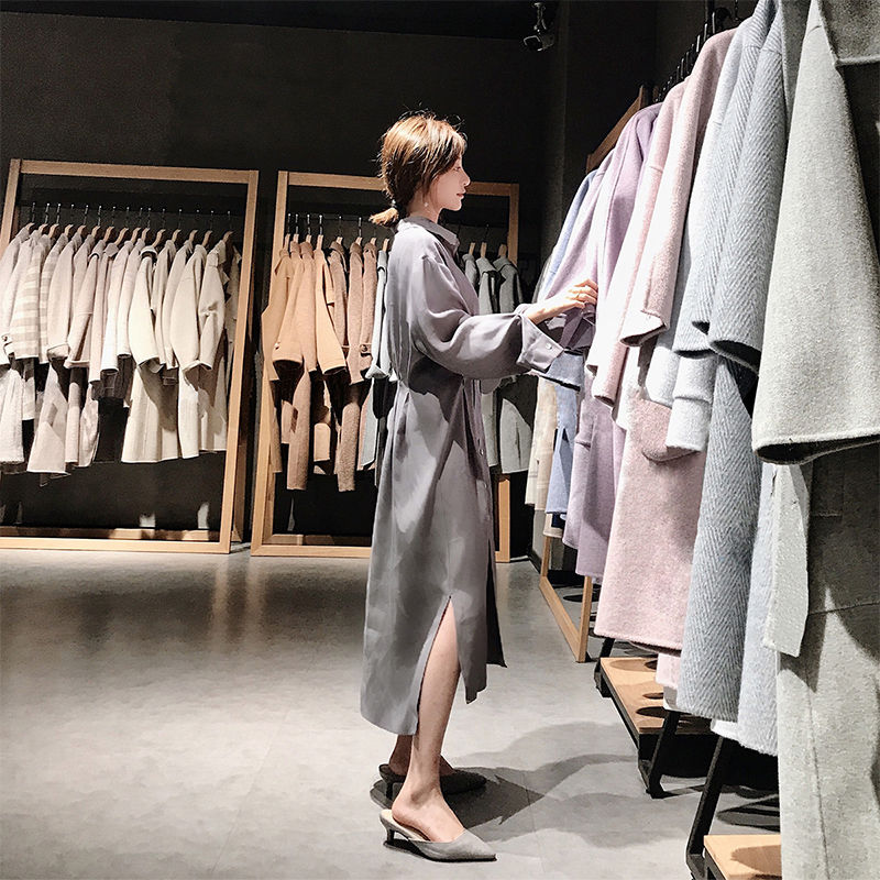 去外地开会，给媳妇带回几款港风套装，上身的一刻，美的让我看呆