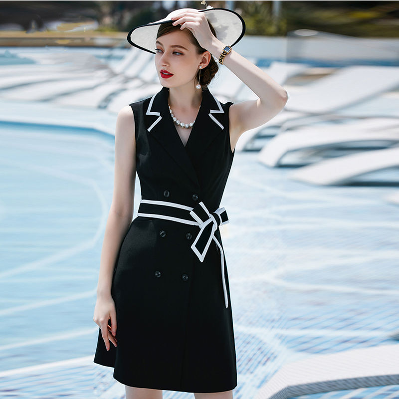 普通的连衣裙已经过时了，现巨流行这样的“殴版裙”，谁穿谁女神