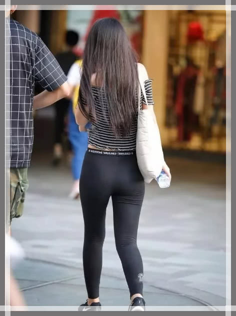 气质小姐姐美似邱淑贞 明媚的微笑倾国倾城