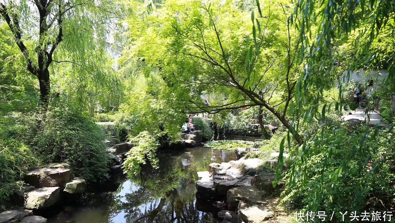 中国有四大名园,一座在北京,一座在河北,还有两座在苏州