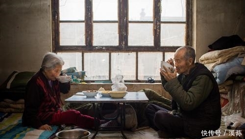 土炕换电炕, “村村热”升级, 冬天不“冷”了, 专家说农民该高兴