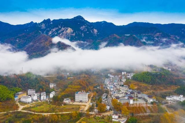 大别山天堂寨雨后现仙境奇观