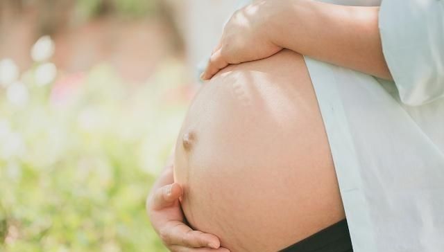  「准妈妈怀孕」孕期，几个月开始“显怀”？和显怀早晚有什么关系？你知道几个？
