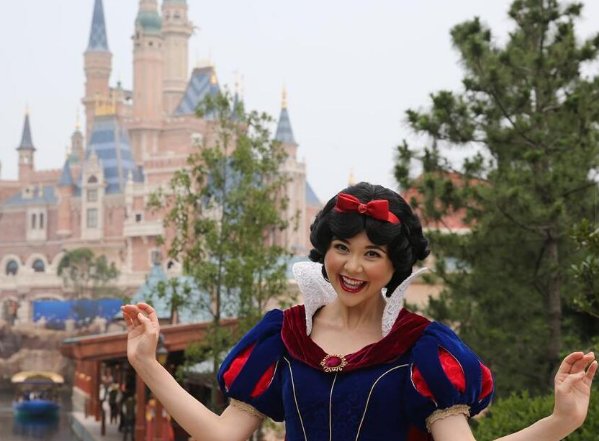 迪士尼“霸王条款”遭抵制后，终于修改规定！驴友：早该这样