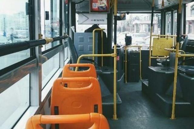我国一城市，市民免费乘坐公交，网友：羡慕