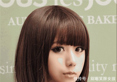 三种显老的发型，中年女性剪完别后悔