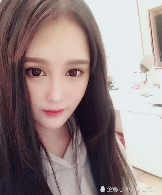 因爱生恨?前男友开曝赵本山女儿黑料:17岁整容,借汪涵炒作