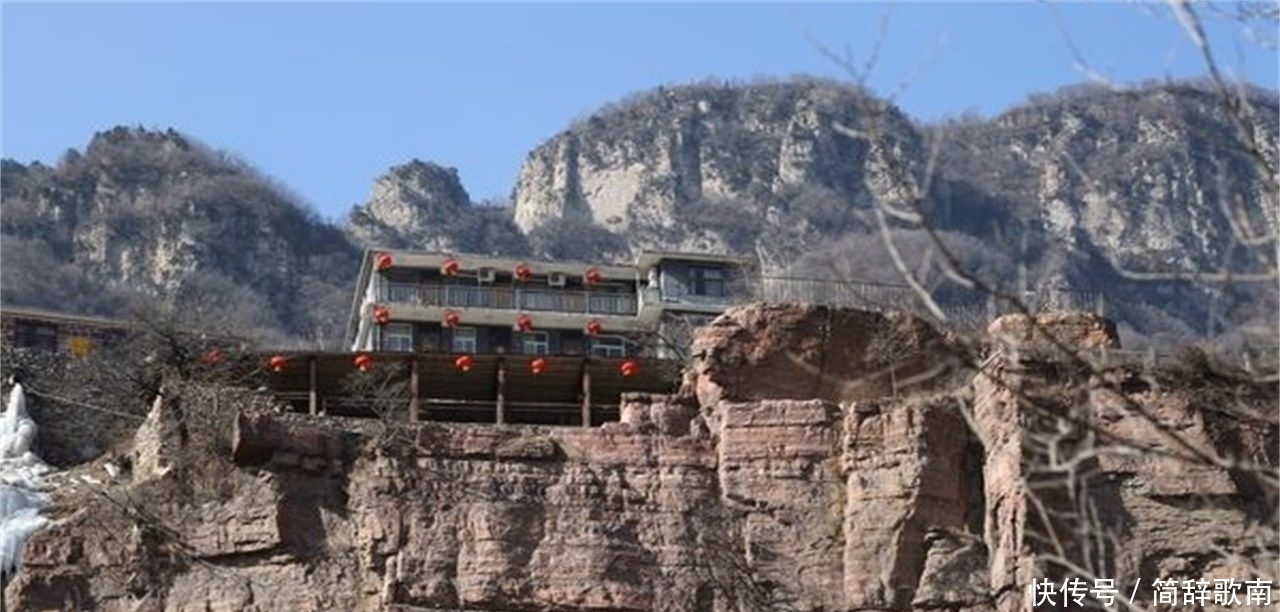 世界最凶险的一个村庄，房屋建在悬崖之上，这里人如何生活？