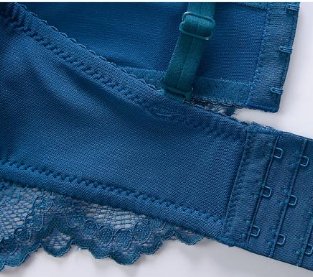 七夕男朋友居然送我文胸，不过真的很迷人，我真的好喜欢