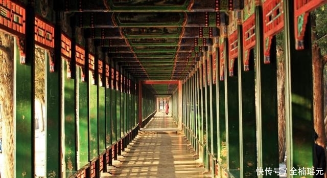 北京颐和园,金光穿洞来啦!每年只有冬至前后才有