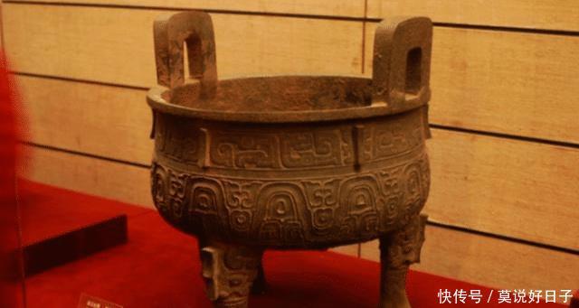 『发现』茅山古墓发现“血玉”,考古队很惊喜,专家却“急”出一身冷汗