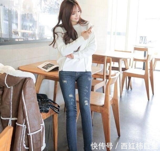【美女】身材紧致的牛仔裤美女,充满青春活力,气场十足!