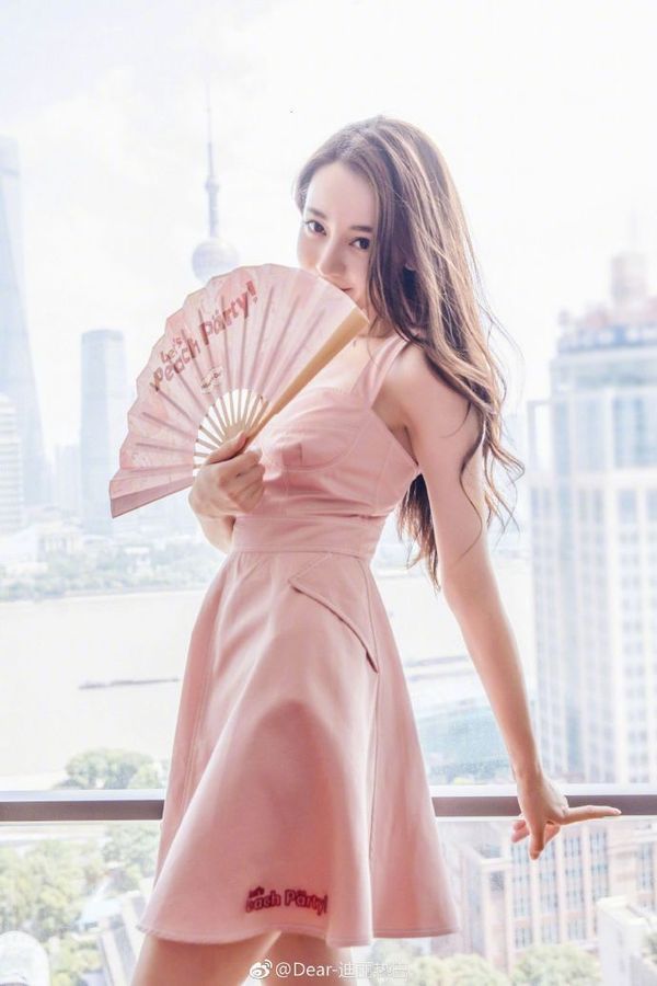 迪丽热巴生图然比精修图还好看!美到让人想舔屏，这一点比颜美身