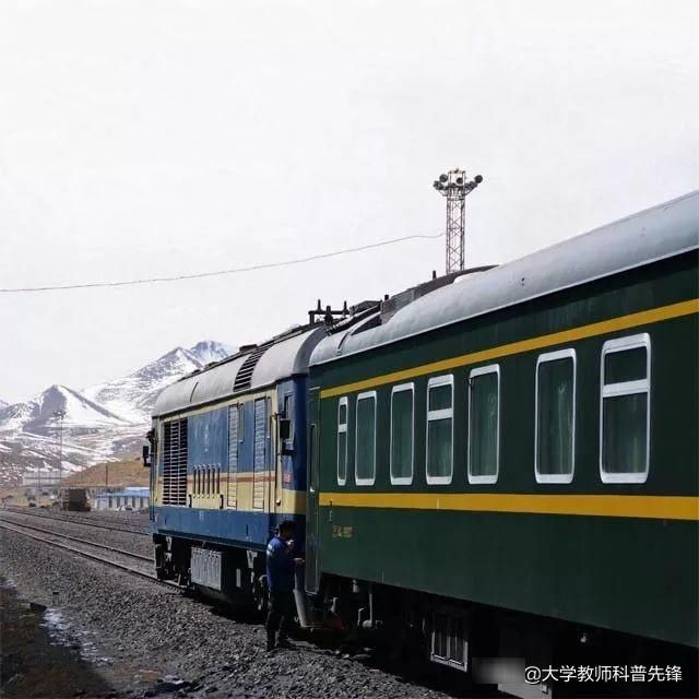  「青藏高原」25T青藏高原型铁路客车