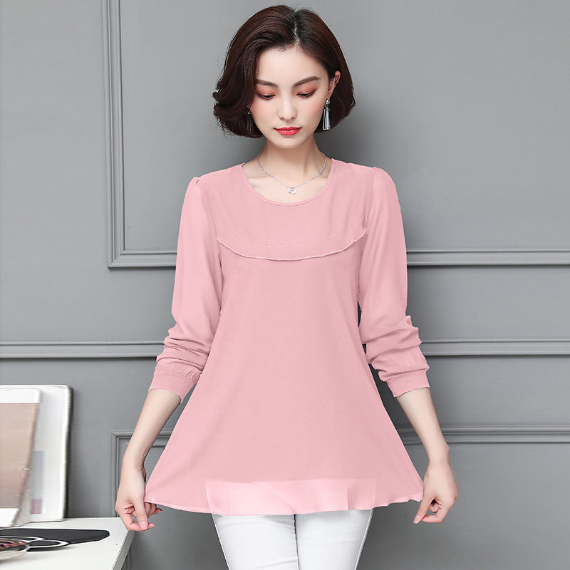 中秋近，你还在穿连衣裙?50岁的婆婆换上这小衫后，洋气又减龄