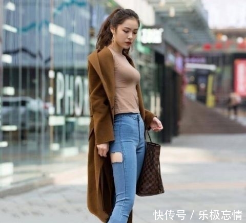  『潮流』街拍潮流风，小姐姐会穿搭魅力十足，网友：应接不暇