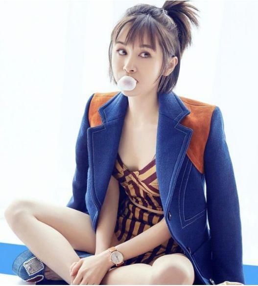 王子文出席活动，一袭透明纱裙太抢眼，网友：辣眼睛！