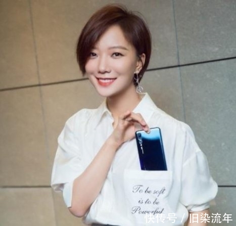  【姐姐】妹妹是当红演员, 而姐姐被称为春晚姐, 却很少有人知道两人是亲姐妹