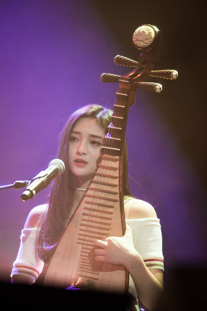 周洁琼:穿旗袍展现不一样的韵味