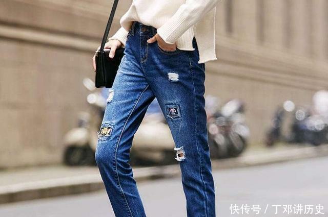 『穿着』牛仔裤后腰部,为什么非得贴一块皮标?感觉这么多年牛仔裤都白穿了