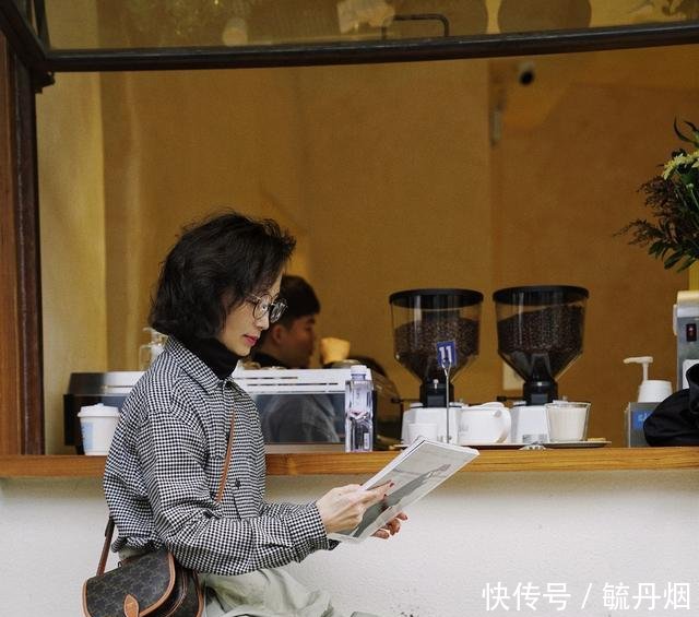 『值得』50岁之后怎么穿好看三木妈妈的日常搭配很值得学习,气质又减龄
