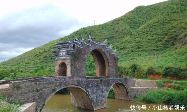 江西省面积最大、人口和下辖县市最多的地级市