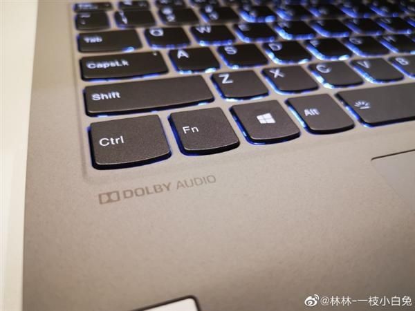  联想@联想小新15 2020真机“泄露”：四窄边 100% sRGB色域