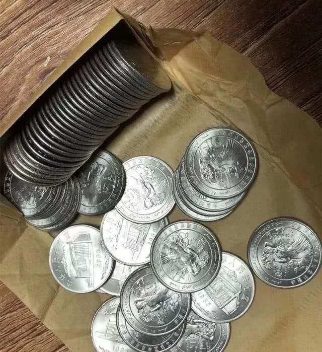  「种卷纸」鼠年币或许又换新包装？除了山楂卷外还有……