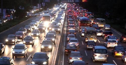 美国100人中81人有汽车，日本100人中55人有汽车，我国呢？