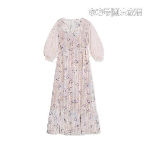 无法抗拒的碎花连衣裙，有着淑女名媛般的风韵，尽显妩媚柔情！