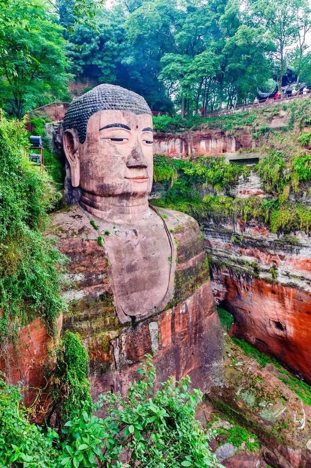 第一条旅游高铁通车！一个超级周末，一次解锁黔东南苗寨风光