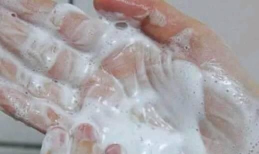  「早上」早上洗脸时, 要不要用洗面奶? 很多女人不了解, 难怪皮肤差
